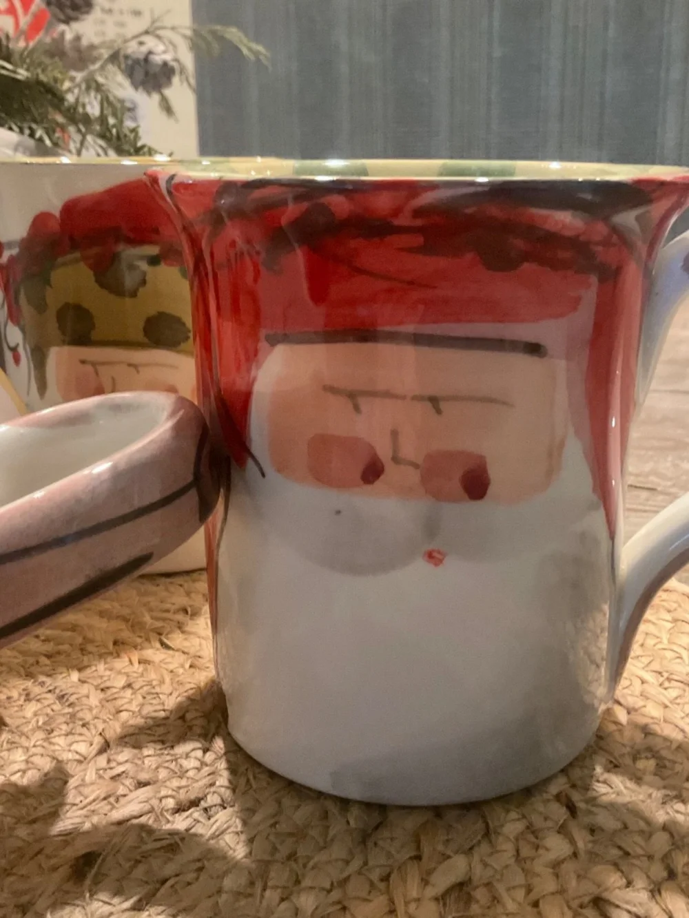 Vietri set 4 Mugs Old St Nick Saint Nick Vietri (Italy). Santa, Berries